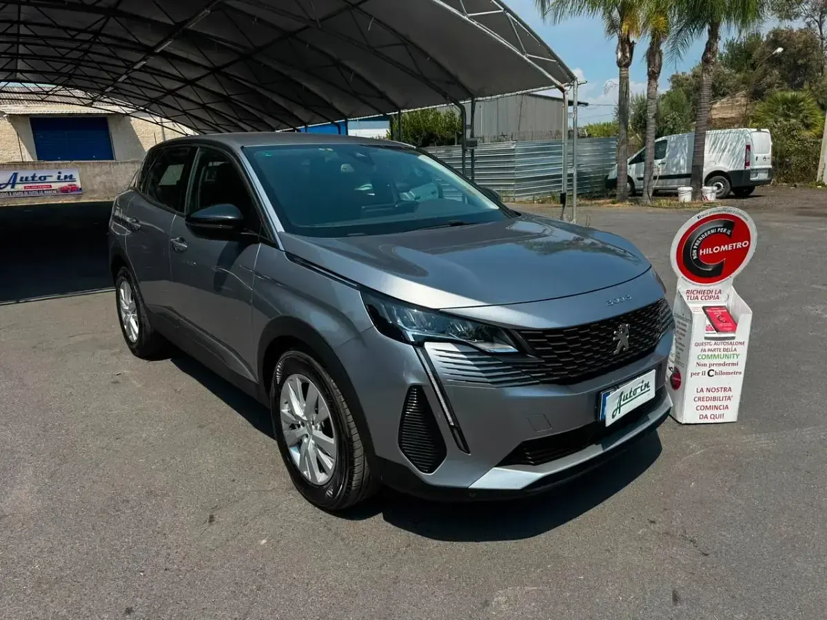 Usata Peugeot 3008 Active 131 CV (96 kW) 2022 Argento SUV
