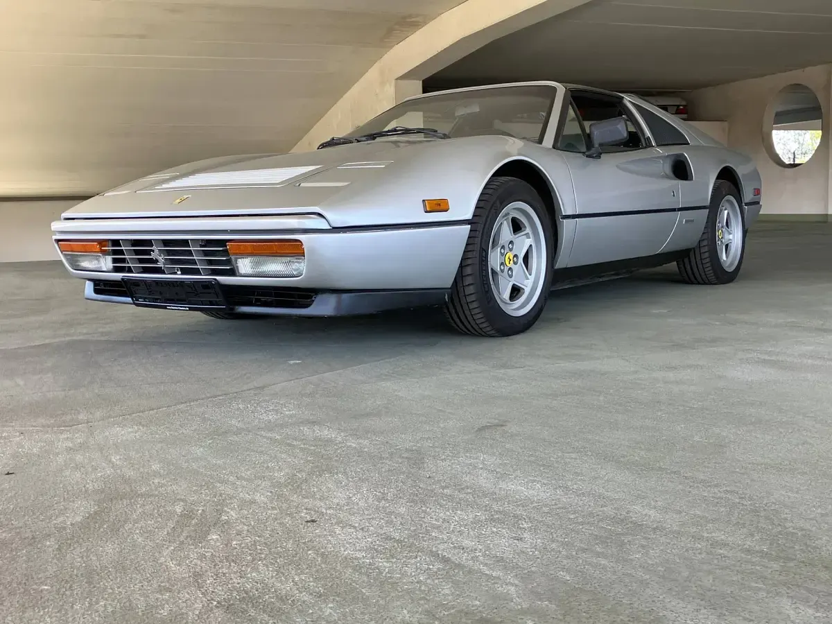 Usata Ferrari 328 255 CV (187 kW) 1986 Argento Cabrio