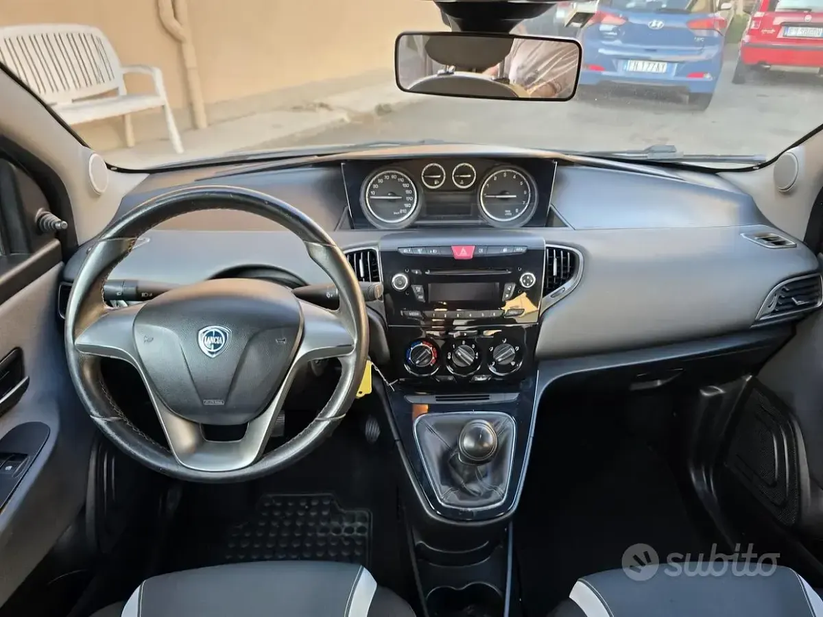 Usata Lancia Ypsilon S 69 CV (50 kW) 2014 Grigio Utilitaria