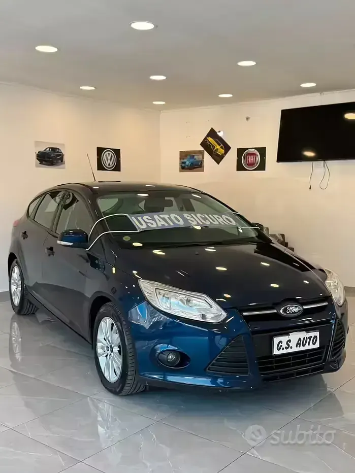 Usata Ford Focus 115 CV (84 kW) 2012 Blu Berlina