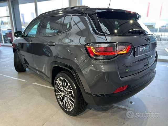 Usata Jeep Compass Summit 131 CV (96 kW) 2024 Grigio SUV