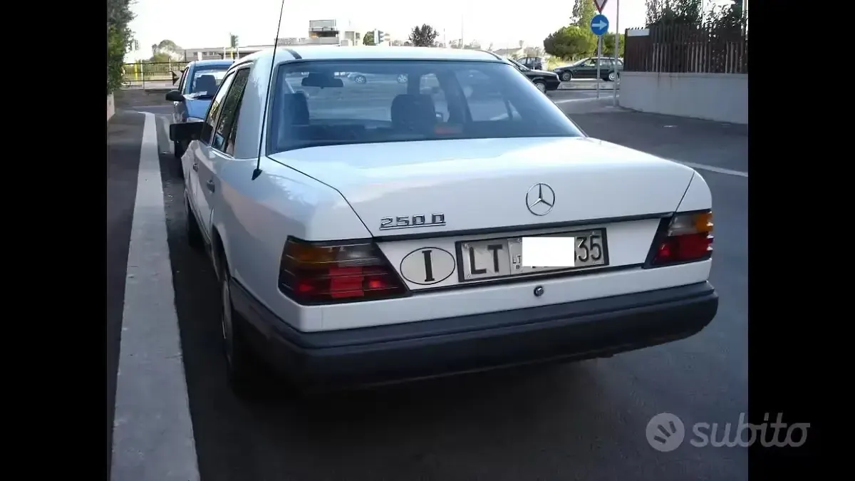 Usata Mercedes E250 1988 Bianco Berlina