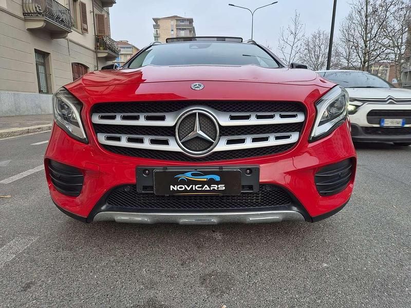 Usata Mercedes GLA200 Premium 156 CV (114 kW) 2020 Rosso jupiter SUV