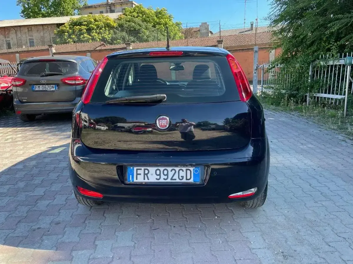 Usata Fiat Punto Street 95 CV (69 kW) 2018 Blu pastello Utilitaria