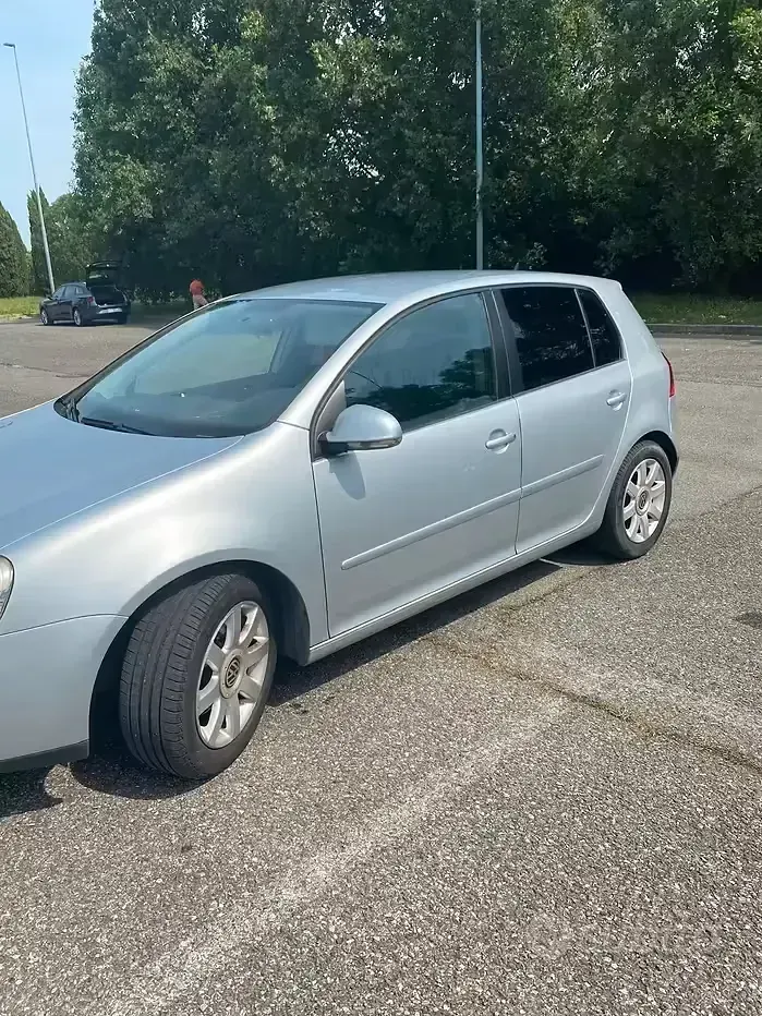 Usata VW Golf V 105 CV (77 kW) 2007 Grigio Berlina