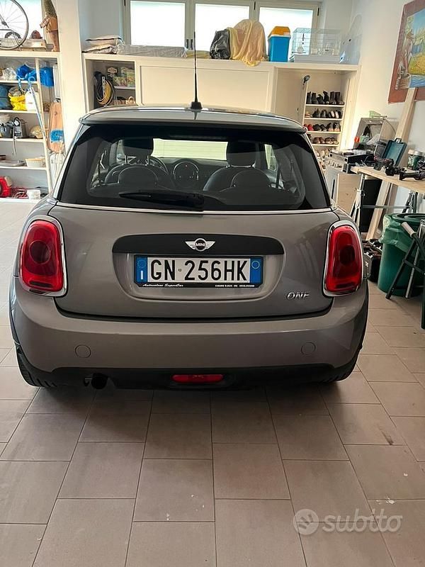 Usata Mini ONE 136 CV (100 kW) 2018 Grigio Utilitaria