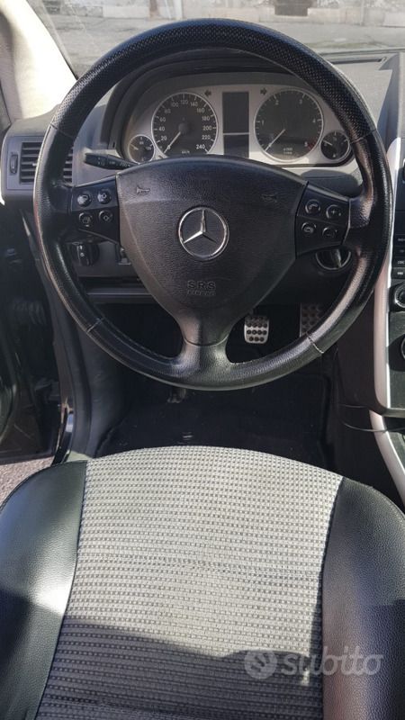 Usata Mercedes A180 110 CV (80 kW) 2006 Nero Monovolume