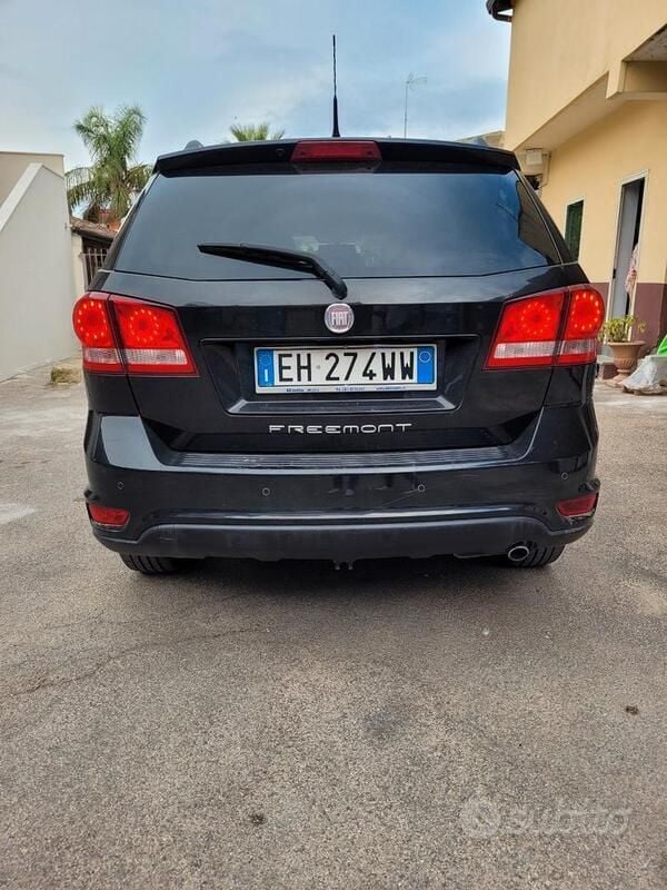 Usata Fiat Freemont Urban 170 CV (125 kW) 2011 Nero SUV