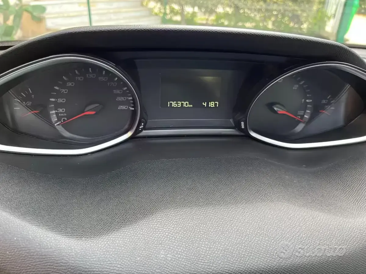 Usata Peugeot 308 Business-Line 120 CV (88 kW) 2016 Grigio Station wagon