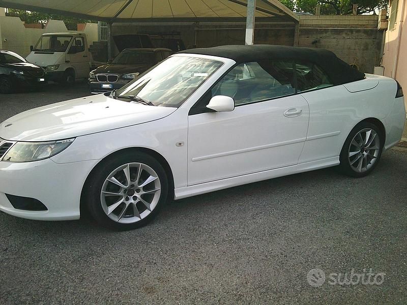 Usata Saab 9-3 Cabriolet Linear 150 CV (110 kW) 2010 Bianco Cabrio