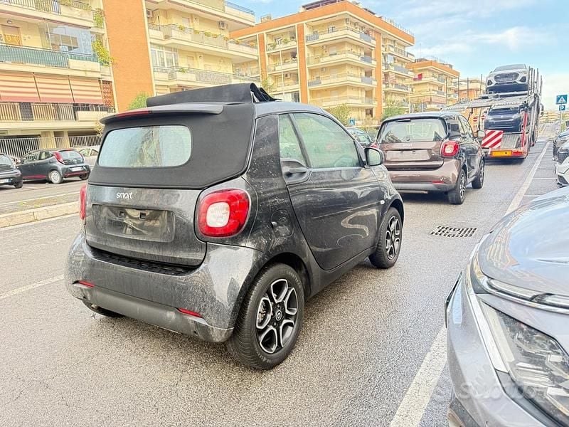 Usata Smart ForTwo Cabrio Prime 90 CV (66 kW) 2019 Nero Cabrio