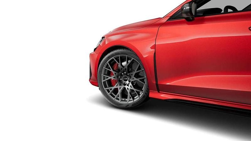 Nuova Audi RS3 Ambiente 400 CV (294 kW) 2026 Rosso progressivo Berlina