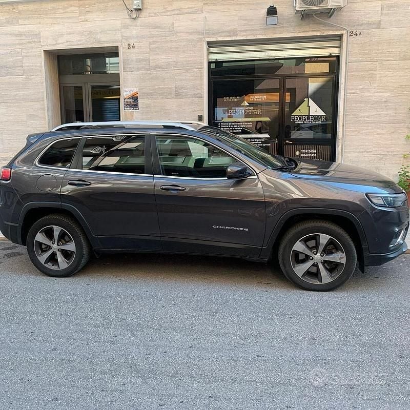 Usata Jeep Cherokee Limited 194 CV (142 kW) 2019 Grigio SUV