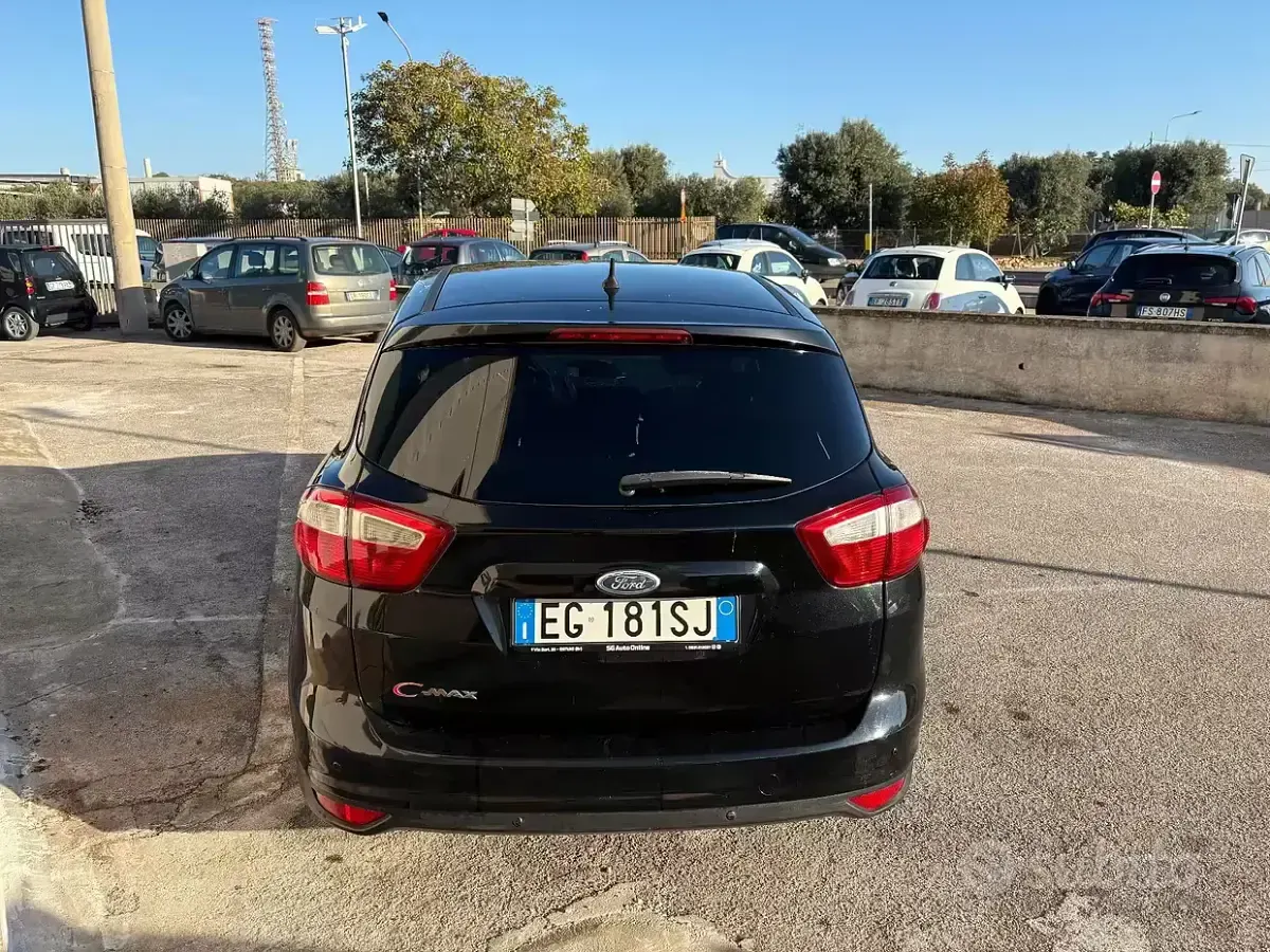 Begagnad Ford C-MAX Titanium 115 HK (84 kW) 2011 Svart Minibuss