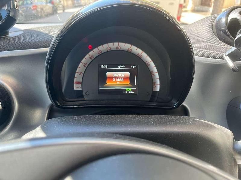 Usata Smart ForTwo Coupé Passion 41 kW (56 CV) 2021 Bianco Utilitaria