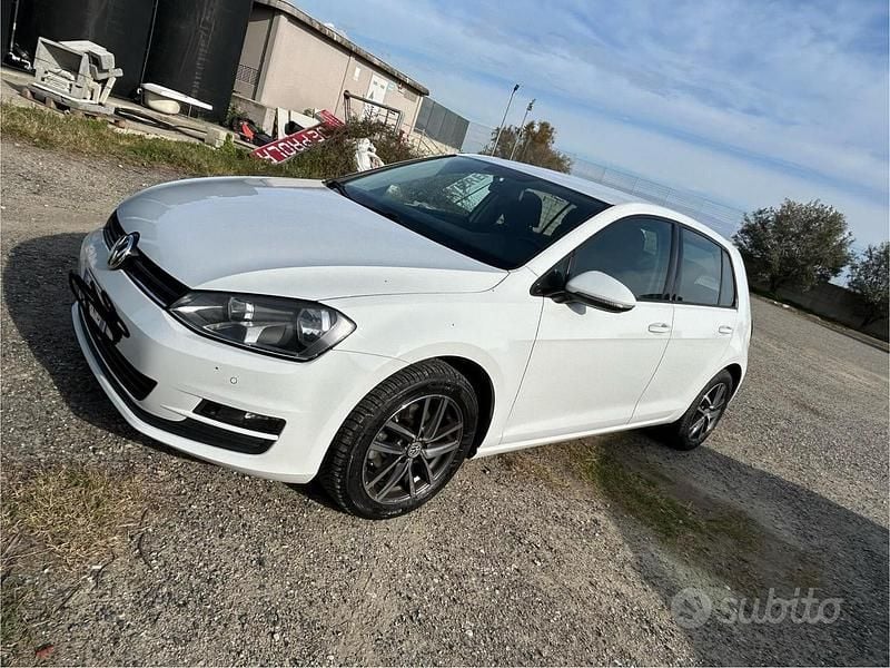 Usata VW Golf VII 110 CV (80 kW) 2015 Bianco Berlina