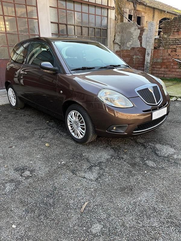 Usata Lancia Ypsilon 64 CV (47 kW) 2009 Marrone Utilitaria