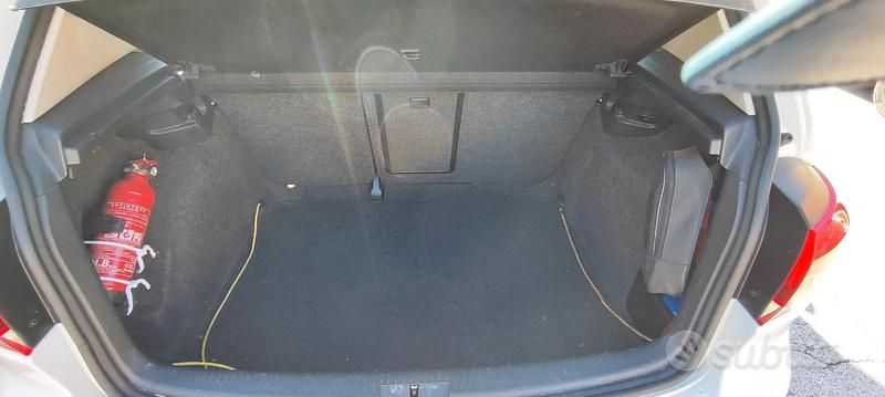 Usata VW Golf VI Highline 105 CV (77 kW) 2010 Bianco Utilitaria