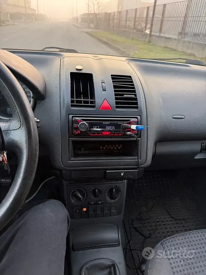 Usata VW Polo 60 CV (44 kW) 2001 Grigio Berlina