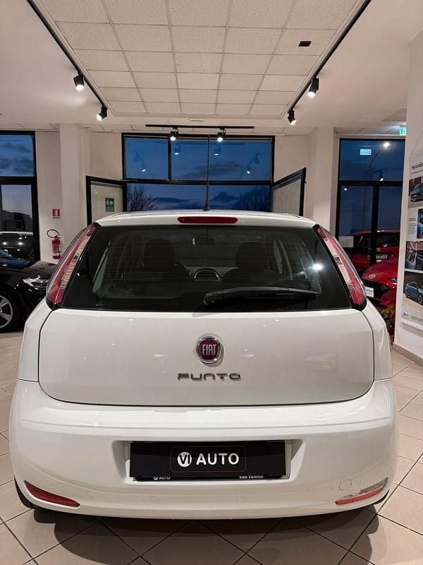 Usata Fiat Punto Lounge 75 CV (55 kW) 2013 Bianco Utilitaria