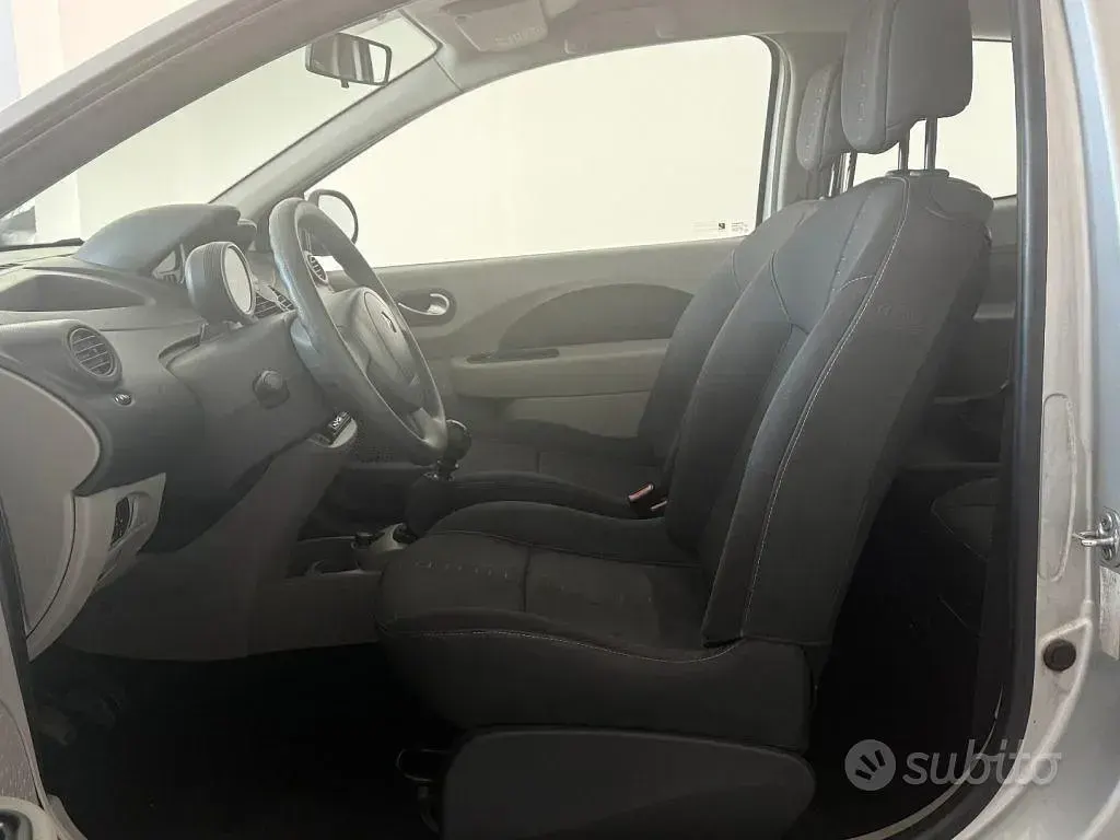 Usata Renault Twingo Initiale 75 CV (55 kW) 2008 Grigio Utilitaria