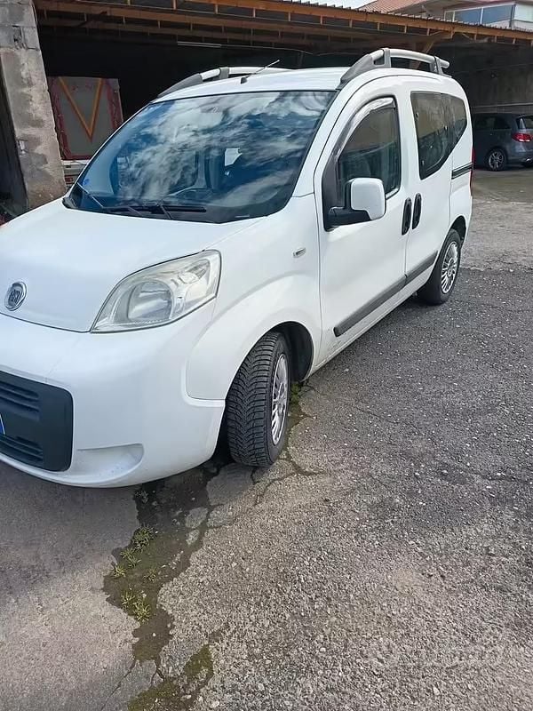 Usata Fiat Qubo Trekking 75 CV (55 kW) 2011 Bianco Monovolume