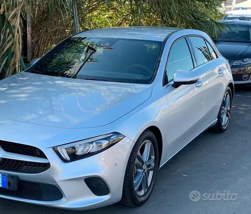Usata Mercedes A180 2020 Grigio Berlina