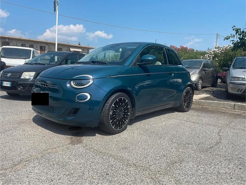 Usata Fiat 500e La Prima 41 kW (57 CV) 2021 Blu Berlina