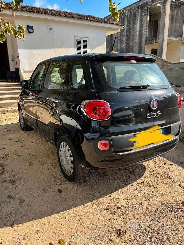 Usata 2015 Fiat 500L Monovolume | 6600 € (Buon prezzo) - Immagine 1/3