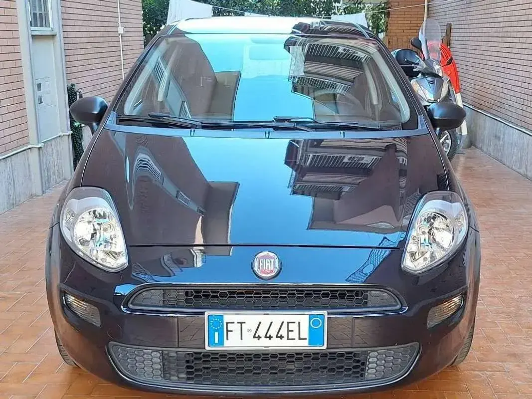 Usata Fiat Punto Street 69 CV (50 kW) 2018 Nero Utilitaria