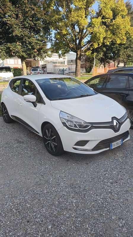 Usata Renault Clio IV Zen 75 CV (55 kW) 2017 Berlina