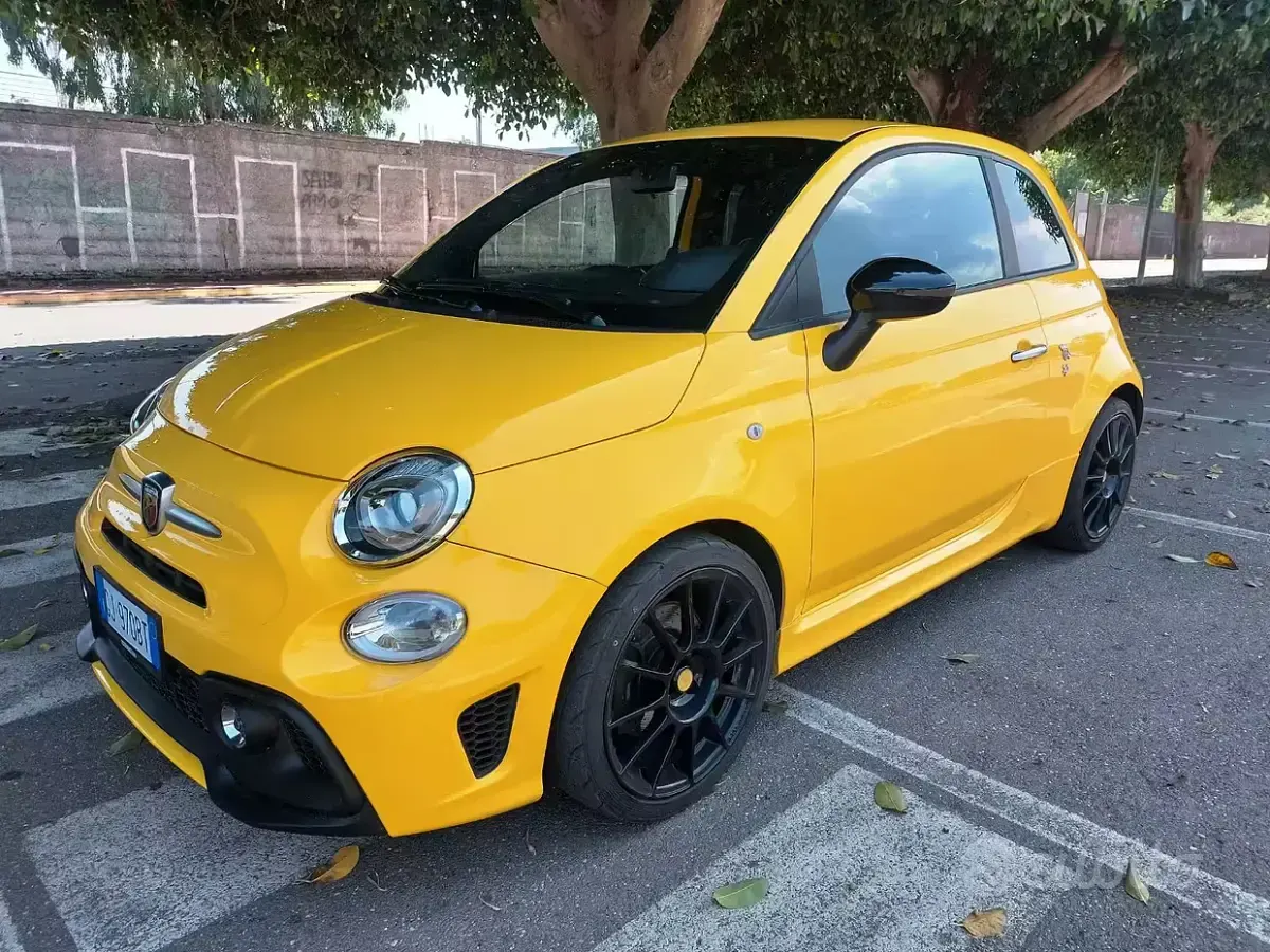 Usata Abarth 595 Pista 160 CV (117 kW) 2018 Giallo Berlina