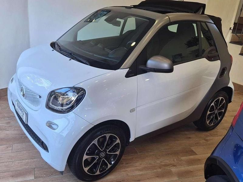 Bianco Usata 2016 Smart ForTwo Cabrio Passion Cabrio | 14.500 € (Buon prezzo) - Immagine 1/4