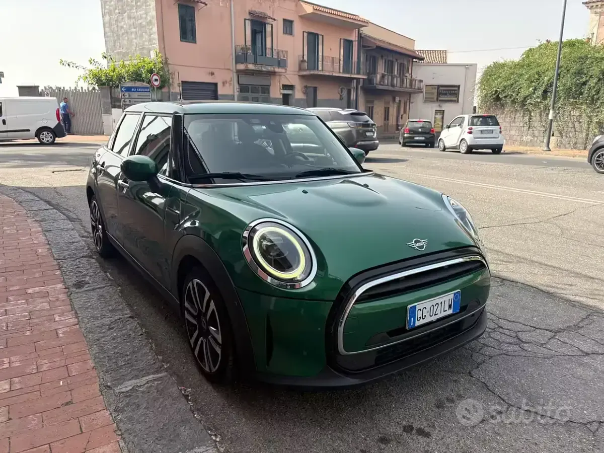 Usata Mini ONE 75 CV (55 kW) 2021 Verde Utilitaria
