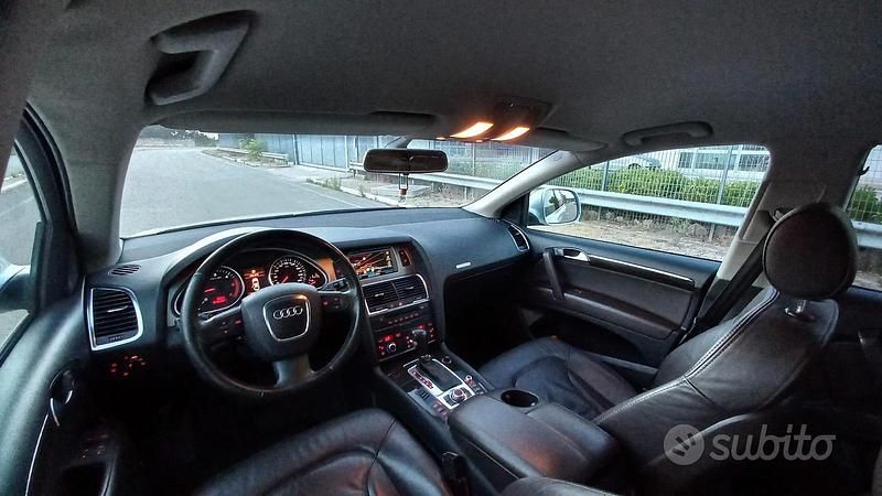 Usata Audi Q7 233 CV (171 kW) 2006 Grigio SUV