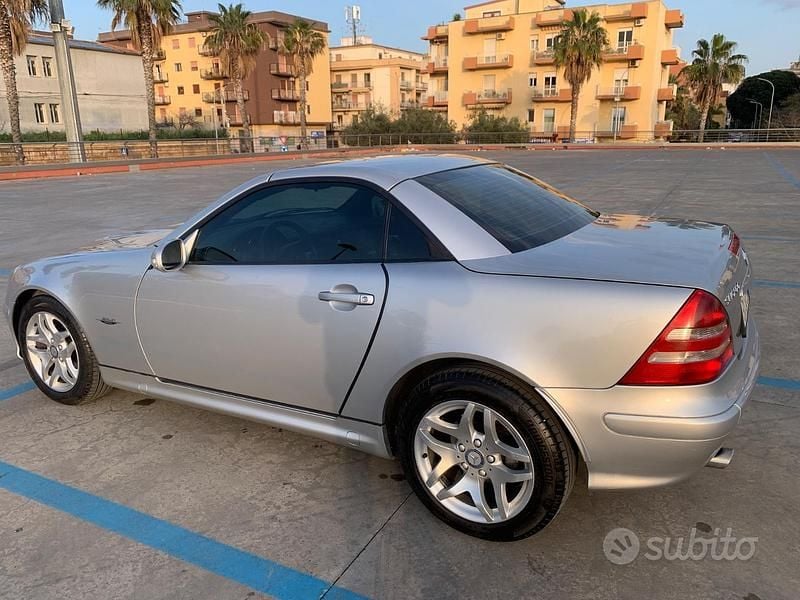 Usata Mercedes SLK200 163 CV (119 kW) 2001 Grigio Cabrio