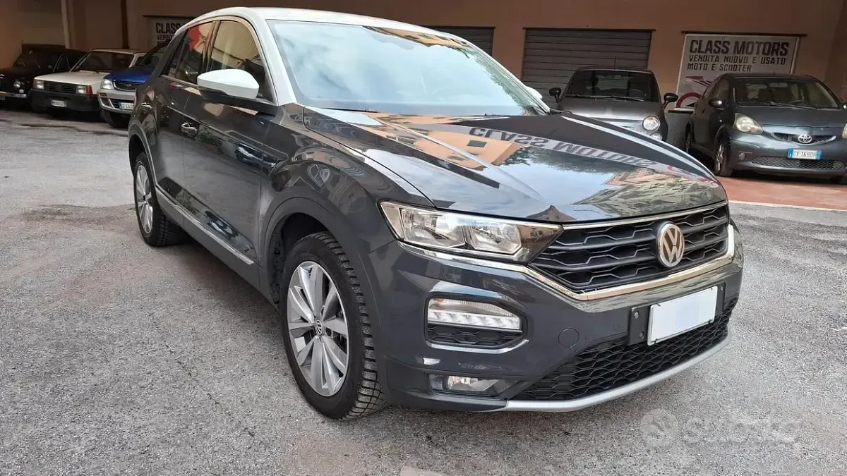 Usata VW T-Roc Style 116 CV (85 kW) 2019 Grigio SUV