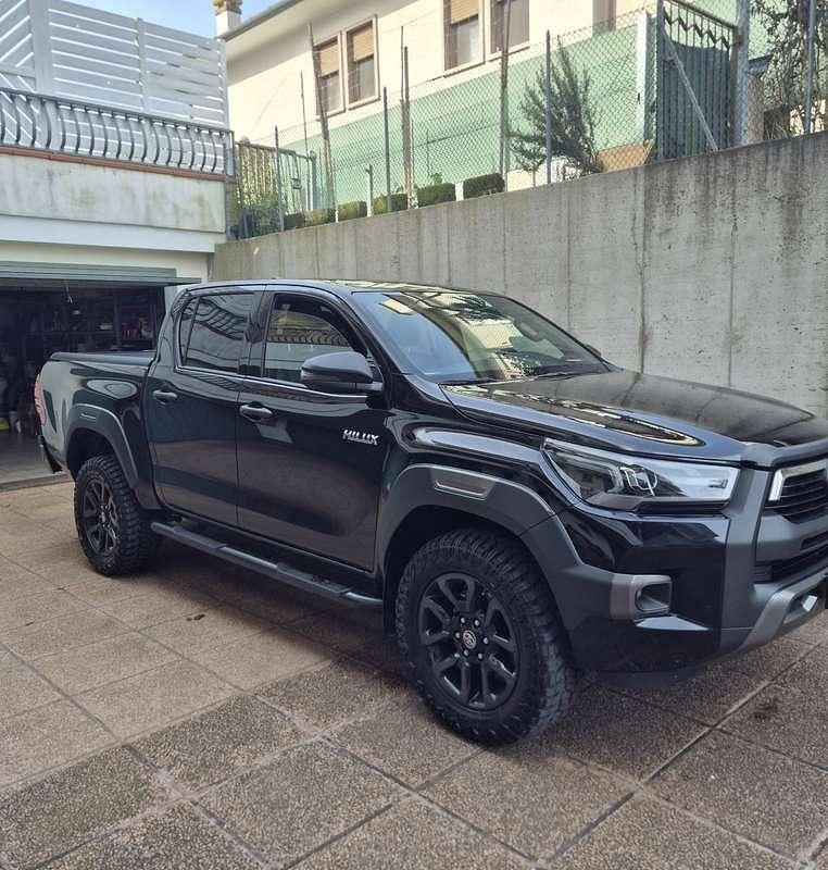 Usata Toyota HiLux 204 CV (150 kW) 2022 Pick-up