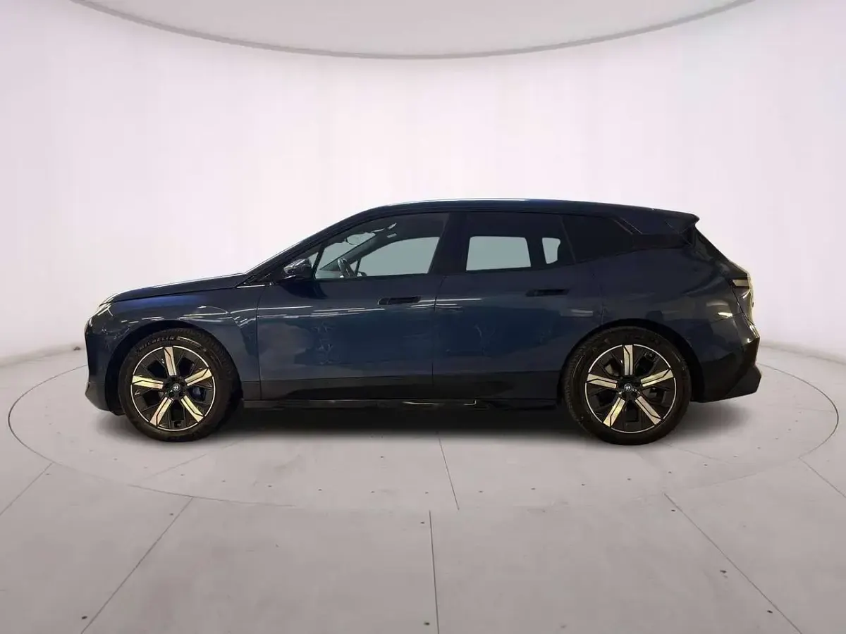 Usata BMW iX 384 kW (523 CV) 2023 Phytonic blue SUV