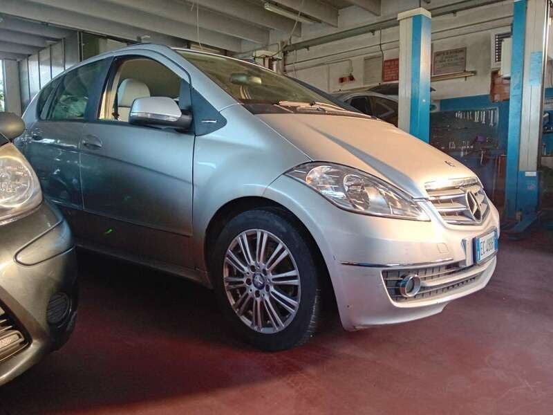 Usata Mercedes A160 Avantgarde 82 CV (60 kW) 2009 Argento Monovolume