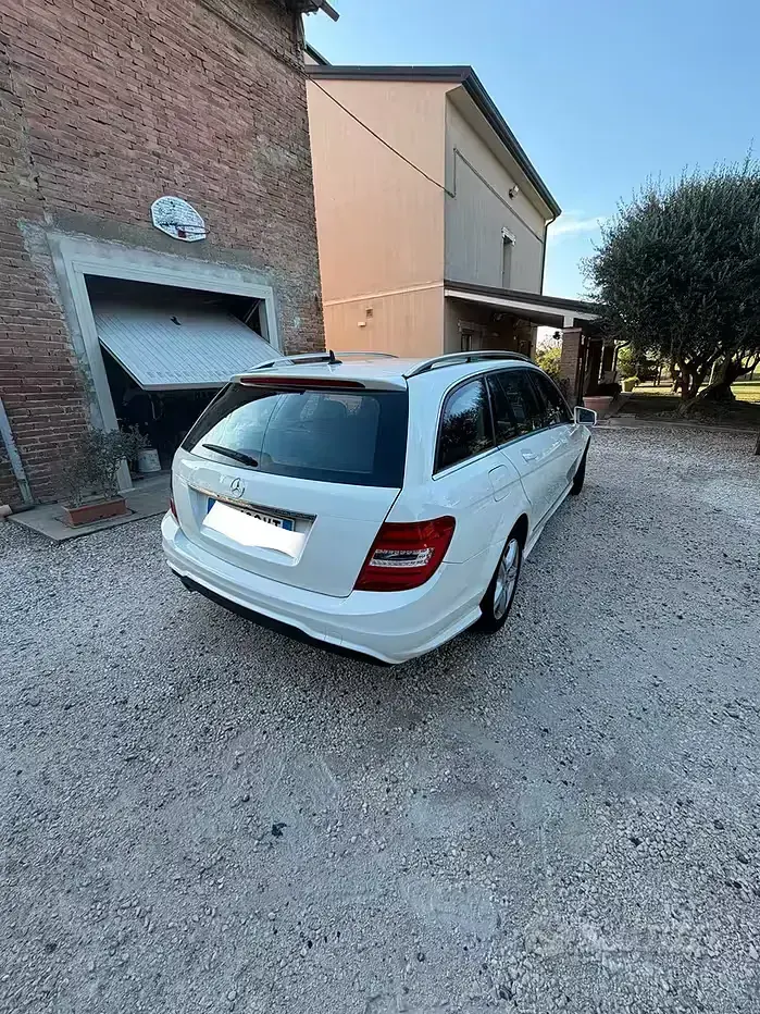 Usata Mercedes C220 170 CV (125 kW) 2011 Bianco Station wagon