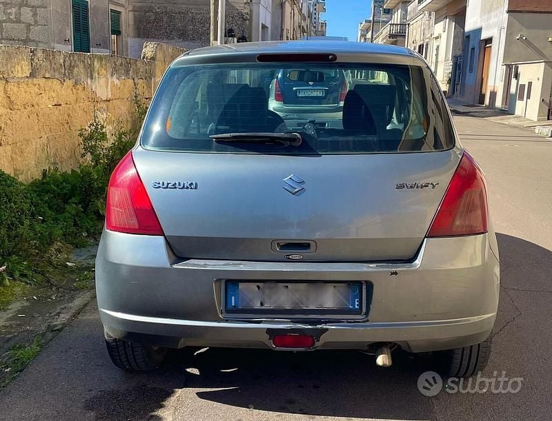 Usata Suzuki Swift 2005 Grigio Utilitaria
