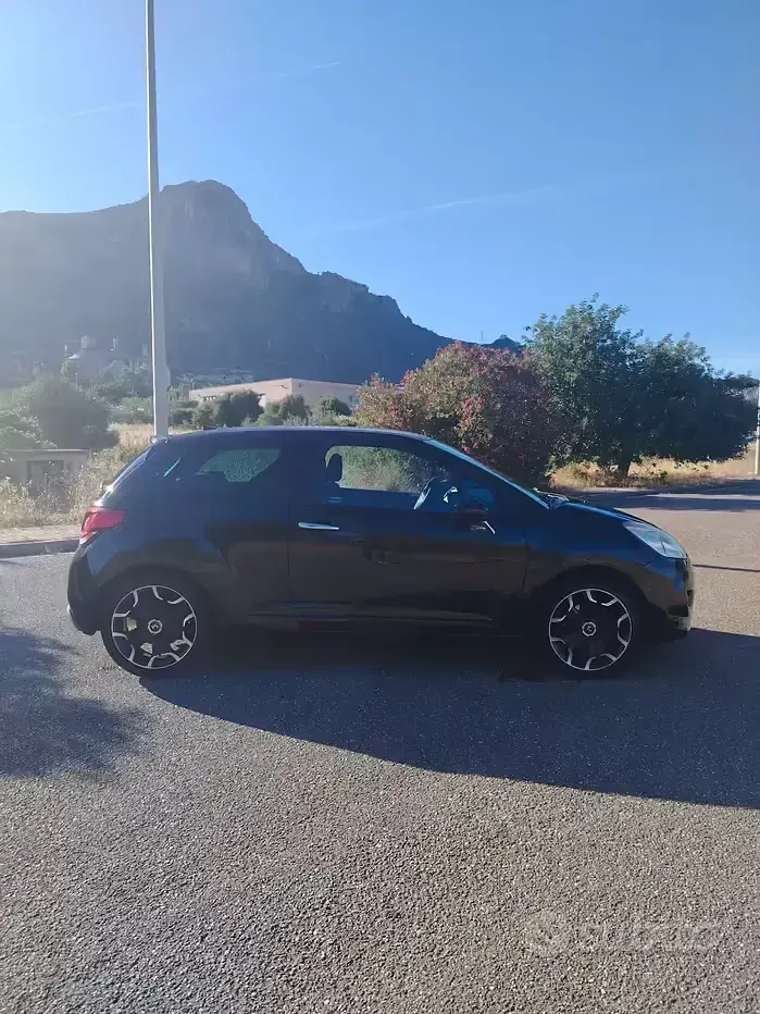 Usata Citroën DS3 95 CV (69 kW) 2010 Nero Utilitaria