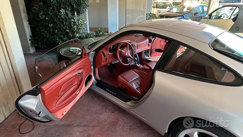 Usata Porsche 911 Carrera 4 2001 Grigio Coupé