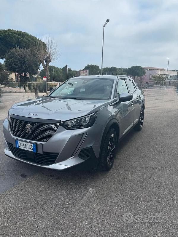 Usata Peugeot 2008 Allure 110 CV (80 kW) 2021 Grigio SUV