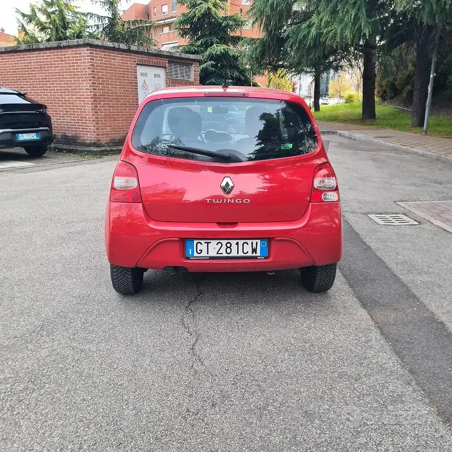 Usata Renault Twingo 75 CV (55 kW) 2010 Rosso Utilitaria