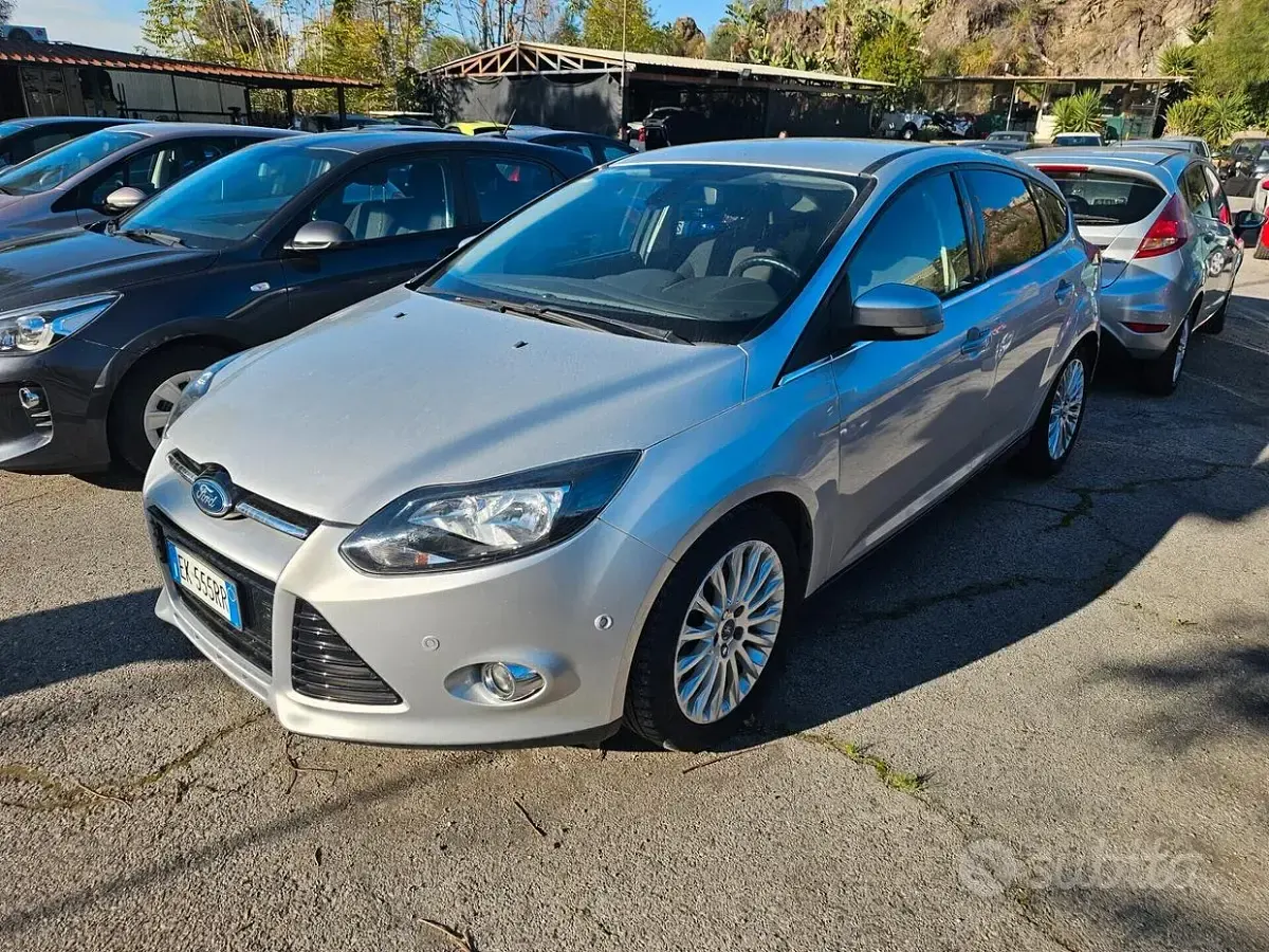 Usata Ford Focus Titanium 116 CV (85 kW) 2011 Grigio Berlina