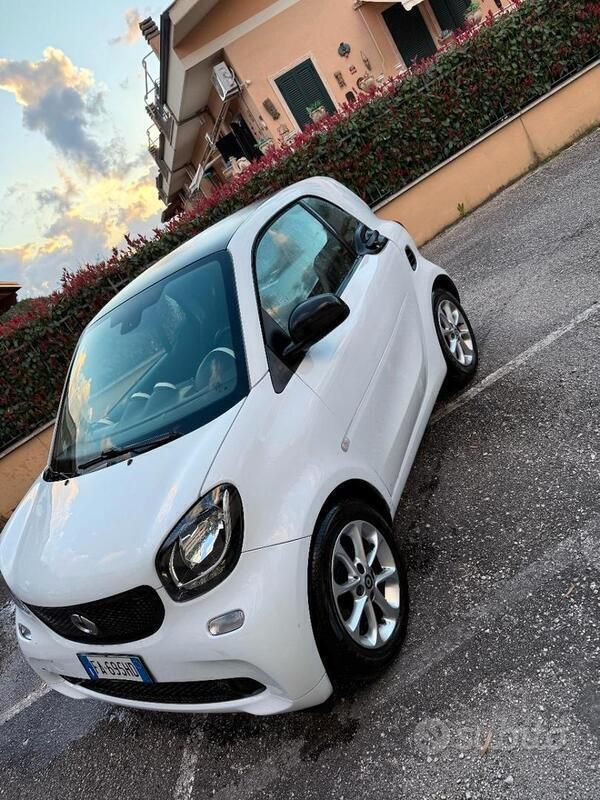 Usata Smart ForTwo Coupé 61 CV (44 kW) 2015 Utilitaria