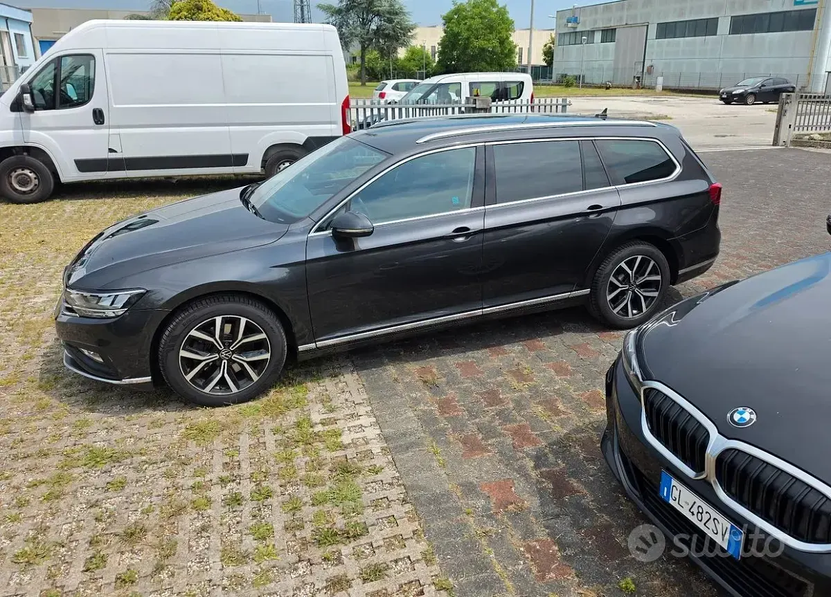Usata VW Passat 150 CV (110 kW) 2022 Nero Station wagon