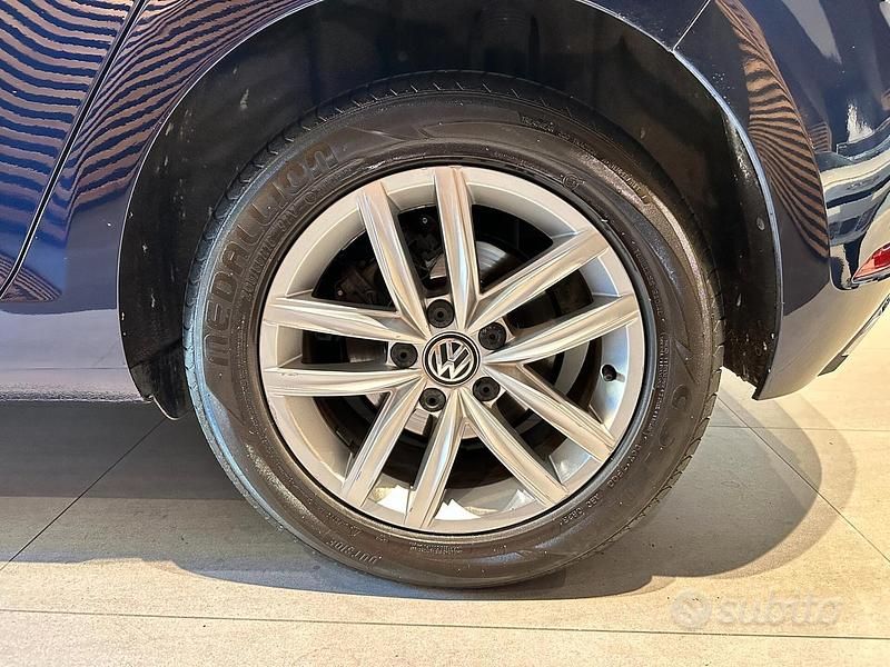 Usata VW Golf VII Highline 110 CV (80 kW) 2017 Blu Berlina